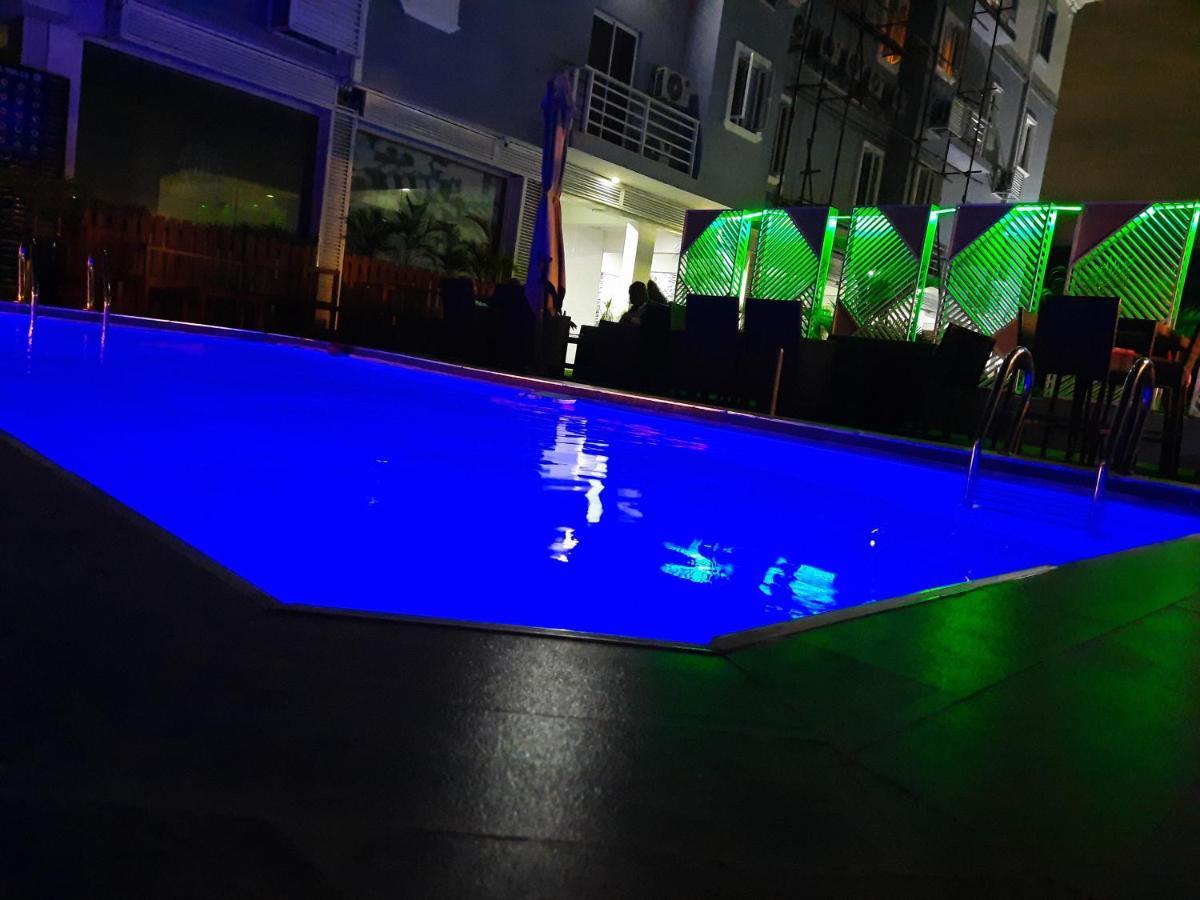 James Court Hotel & Luxury Apartments Лекки Экстерьер фото