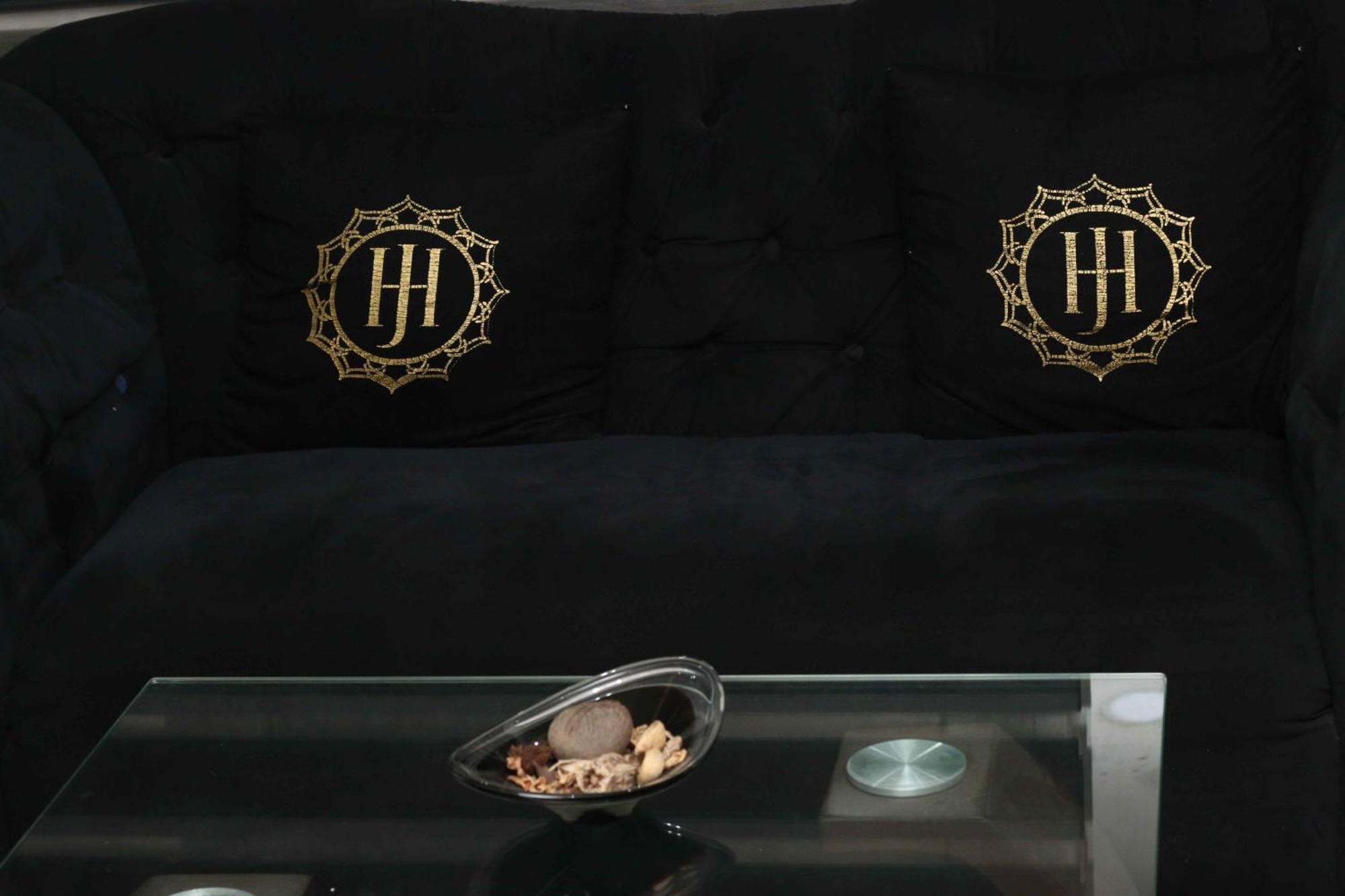 James Court Hotel & Luxury Apartments Лекки Экстерьер фото