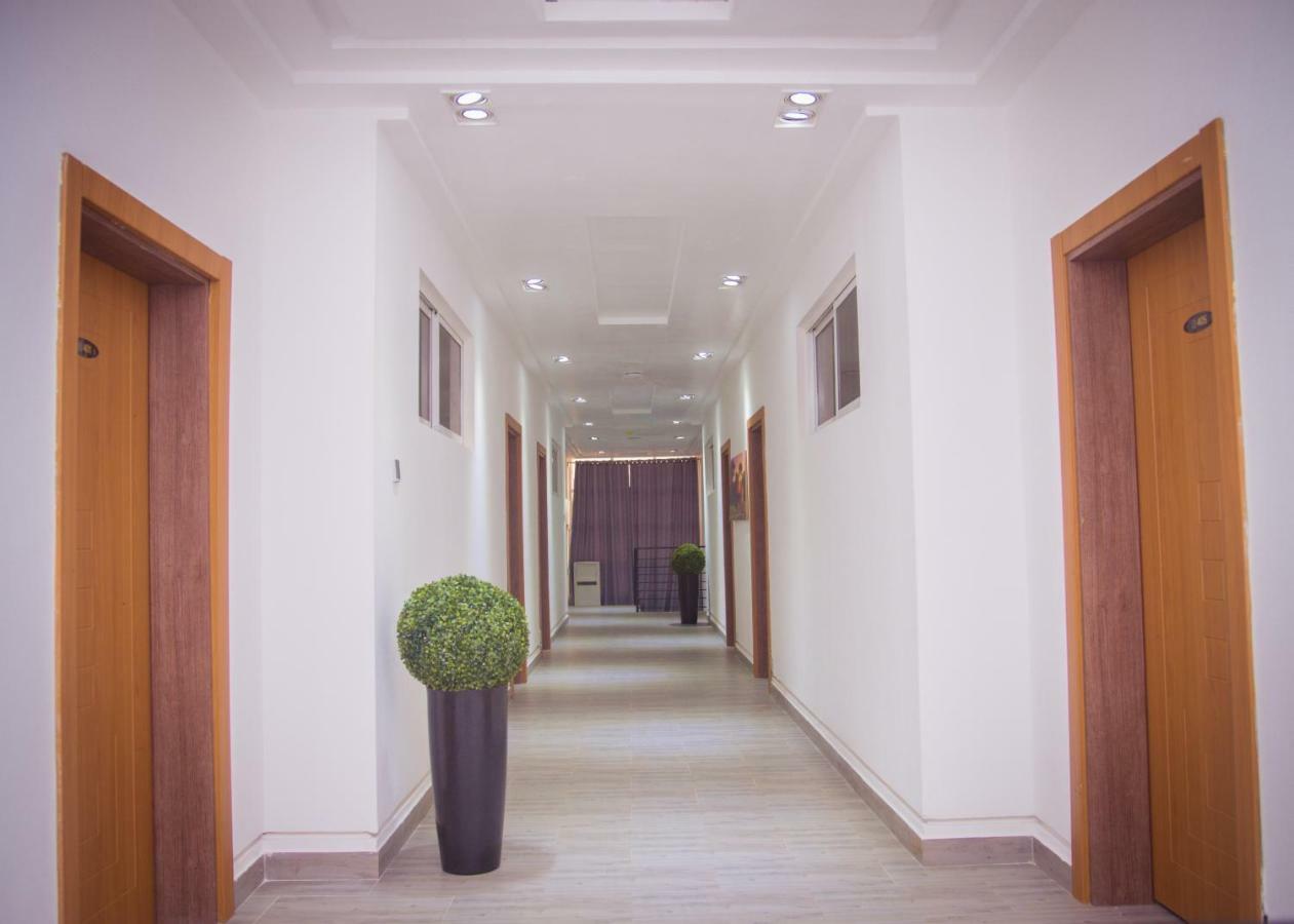 James Court Hotel & Luxury Apartments Лекки Экстерьер фото