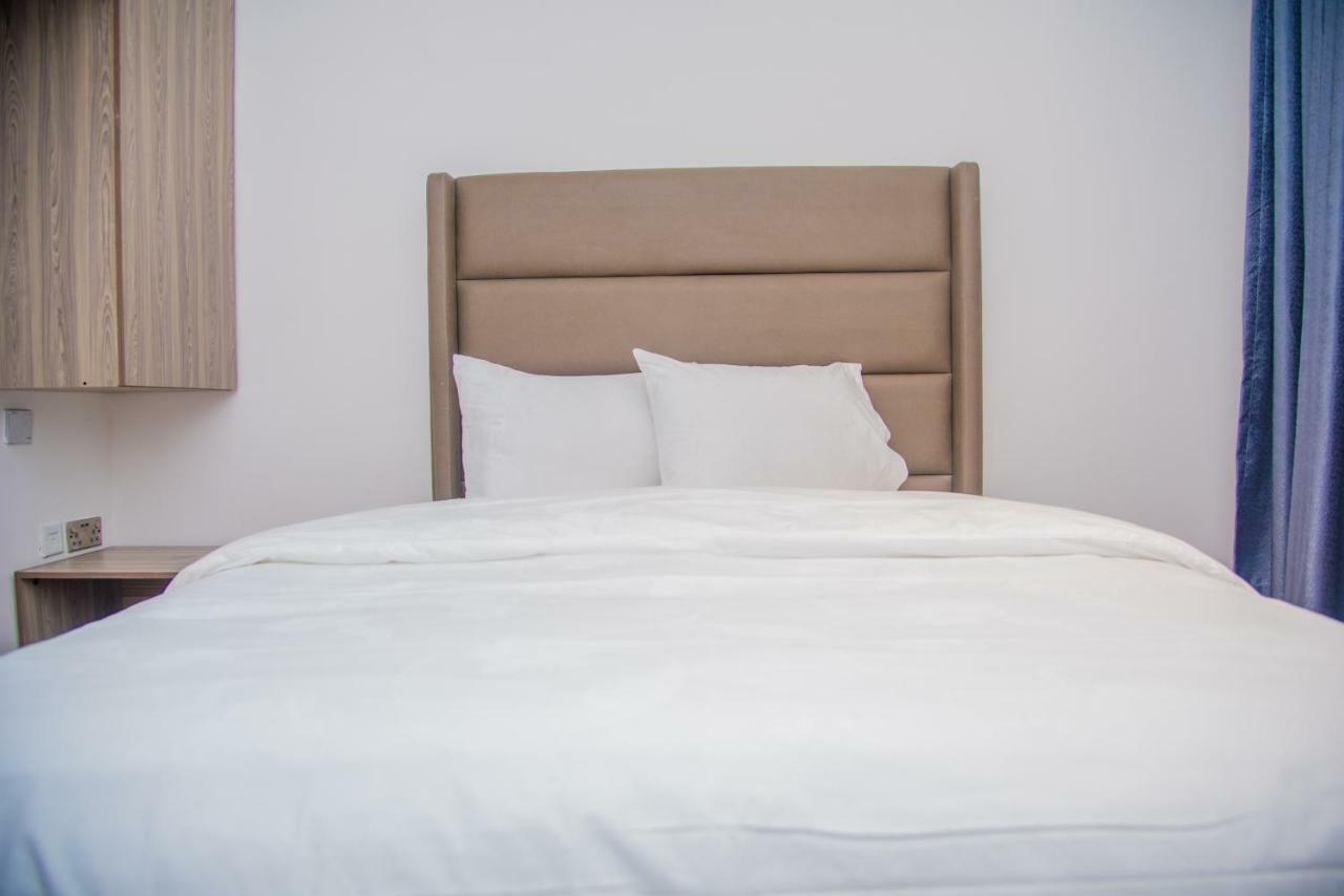 James Court Hotel & Luxury Apartments Лекки Экстерьер фото
